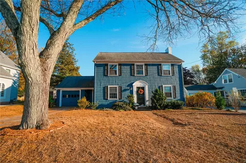 21 Holbrook Ave, East Providence, RI 02916