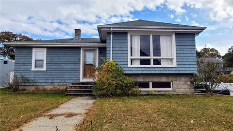 102 Hollis Ave, Warwick, RI 02889