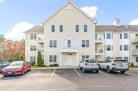 40 Saw Mill Dr #101, North Kingstown, RI 02852