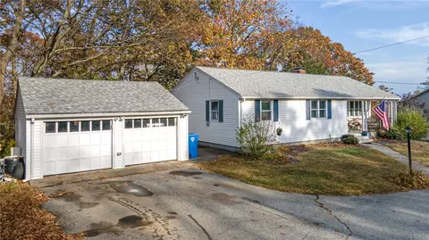 41 Old River Rd, Lincoln, RI 02865