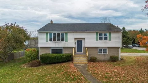 14 Jean Ter, Middletown, RI 02842