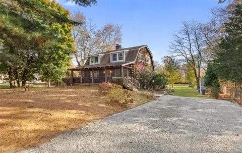 30 Burr Ave, Barrington, RI 02806