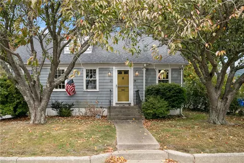 47 Admiral Kalbfus Rd, Newport, RI 02840