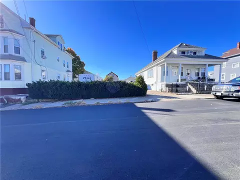 54 Chatham St, Providence, RI 02904