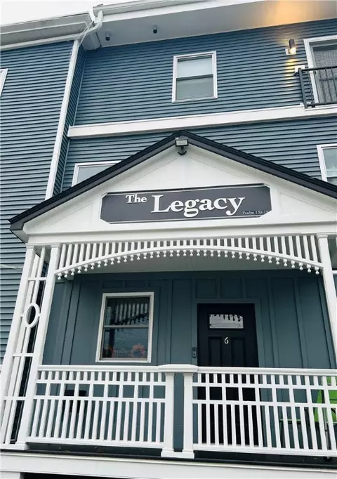 128 Chestnut St #6, Central Falls, RI 02863