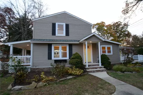 15 Granite St, Johnston, RI 02919