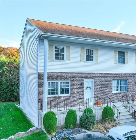 29 Scenery Ln, Johnston, RI 02919
