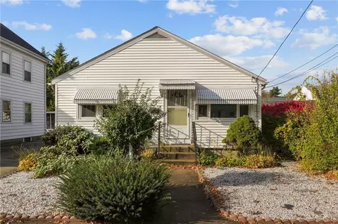 26 Webb St, Providence, RI 02908