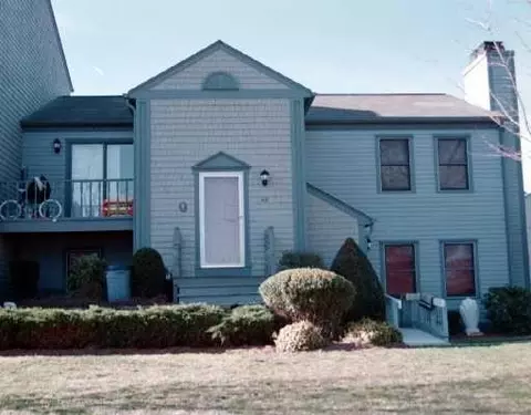 1 Willow Glen Cir #123, Warwick, RI 02889