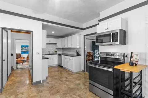 11 Linton St, Providence, RI 02908