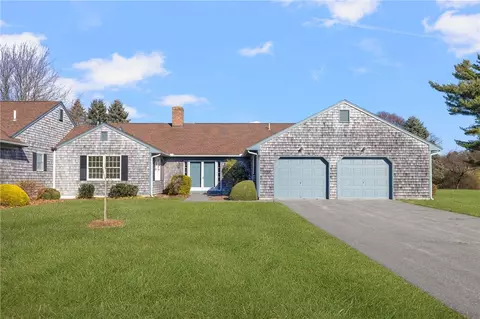 81 Young Dr, Portsmouth, RI 02871