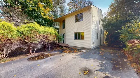66 Silver Lake Ave, South Kingstown, RI 02879