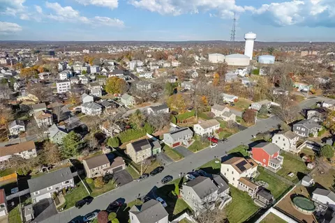 122 Capwell Ave, Woonsocket, RI 02895 photo 31