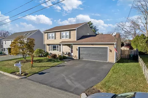 122 Capwell Ave, Woonsocket, RI 02895 photo 2