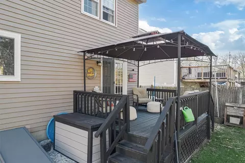 122 Capwell Ave, Woonsocket, RI 02895 photo 24