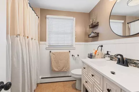 122 Capwell Ave, Woonsocket, RI 02895 photo 20