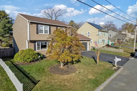 122 Capwell Ave, Woonsocket, RI 02895 photo 3