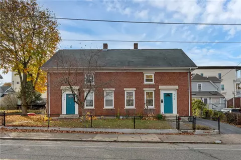 708 N Main St, Woonsocket, RI 02895
