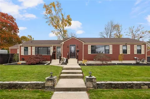 30 Dayton Ave, Warwick, RI 02889