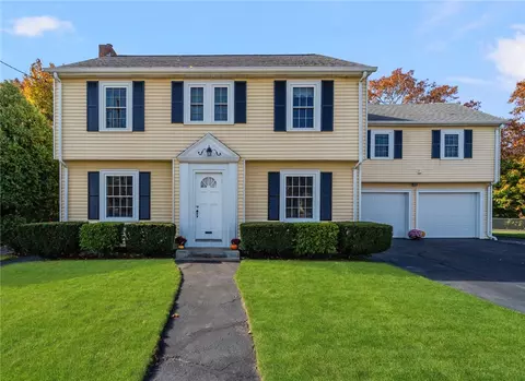 14 Fairview Ave, Lincoln, RI 02865