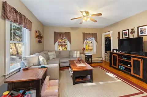 Living - 12 Cold Spring Ln, Mapleville, RI 02839 photo 3 of 4