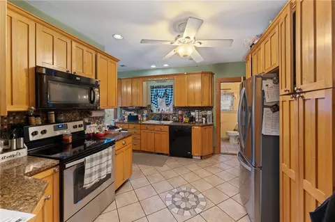 Entry Way - 12 Cold Spring Ln, Mapleville, RI 02839 photo 1 of 6