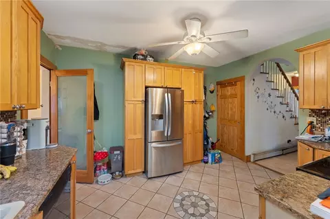 Kitchen - 12 Cold Spring Ln, Mapleville, RI 02839 photo 3 of 4