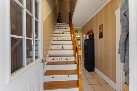 Entry Way - 12 Cold Spring Ln, Mapleville, RI 02839 photo 4 of 6