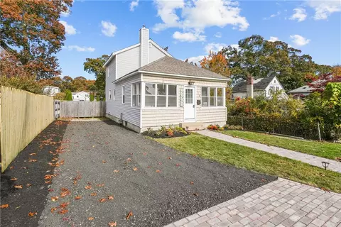 123 Kenway Ave, Warwick, RI 02889