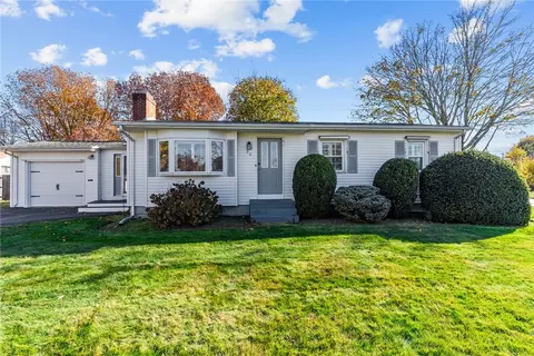 50 Deborah Rd, Warwick, RI 02888