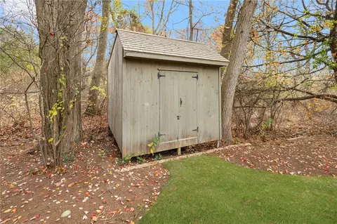 10 Cahir Ct, Warwick, RI 02889 photo 34