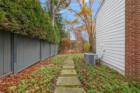 10 Cahir Ct, Warwick, RI 02889 photo 36