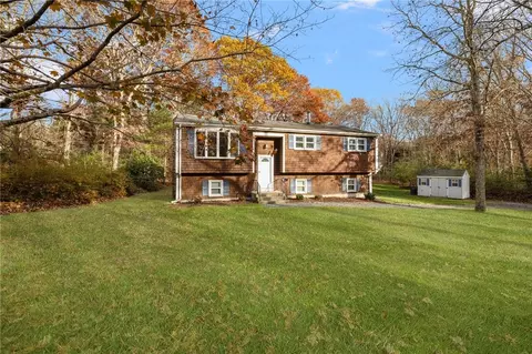 7 Clearview Dr, Richmond, RI 02892