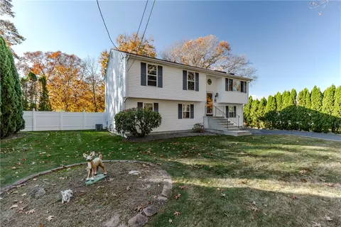 5 Kingston St, Johnston, RI 02919
