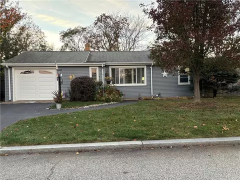 9 Larchwood Dr, East Providence, RI 02916