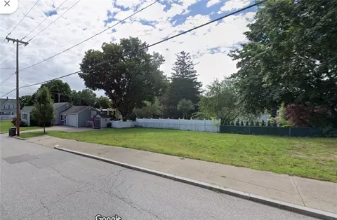 515 Gaskill St, Woonsocket, RI 02895