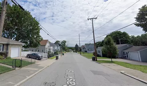 515 Gaskill St, Woonsocket, RI 02895 photo 2