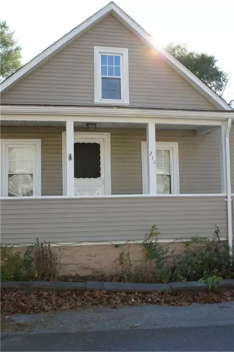214 Chandler Ave, Pawtucket, RI 02860