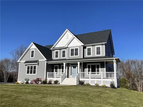 37 Cardinal Rd, Cranston, RI 02921