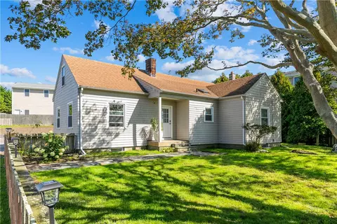 861 Aquidneck Ave, Middletown, RI 02842
