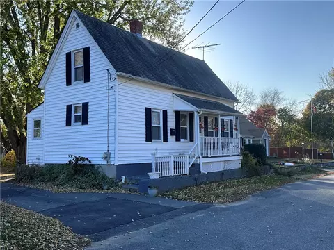 139 Dorr Ave, East Providence, RI 02915