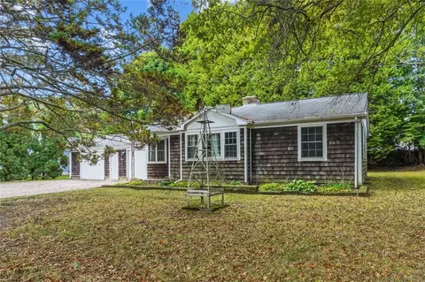 1 Tarleton Rd, South Kingstown, RI 02879