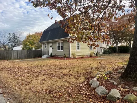 146 Main Ave, Warwick, RI 02886 photo 2