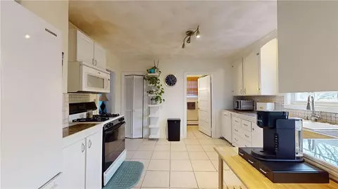 146 Main Ave, Warwick, RI 02886 photo 9