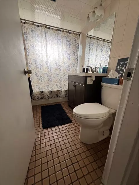 Bath - 123 Rodman St, Woonsocket, RI 02895 photo 3 of 3