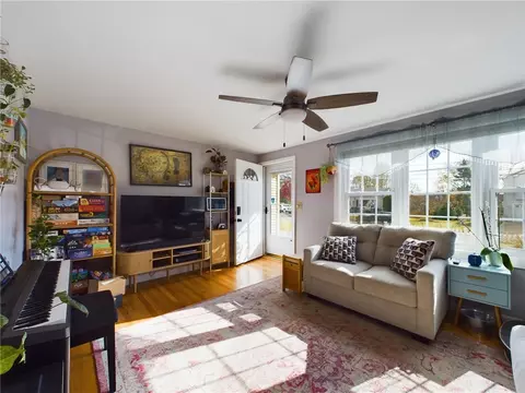 166 Bayberry Rd, Woonsocket, RI 02895 photo 8