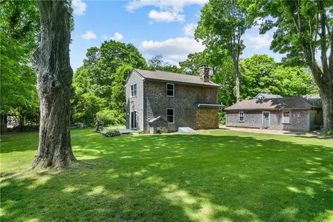 Exterior - 29 Willard Ave, South Kingstown, RI 02879 photo 5 of 12