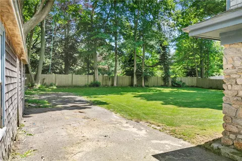Exterior - 29 Willard Ave, South Kingstown, RI 02879 photo 9 of 12