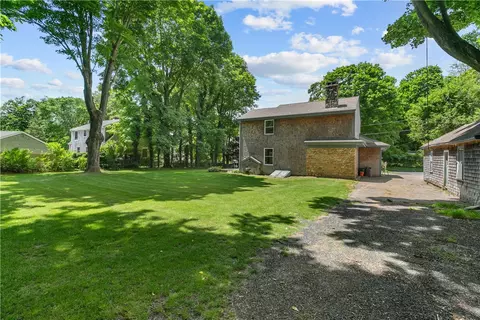 Exterior - 29 Willard Ave, South Kingstown, RI 02879 photo 6 of 12