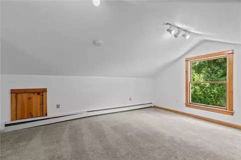Bedroom - 29 Willard Ave, South Kingstown, RI 02879 photo 7 of 7